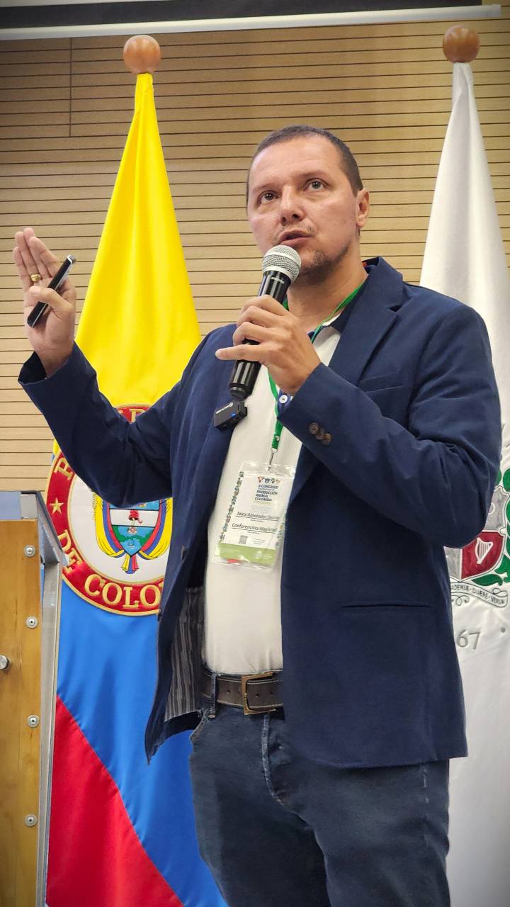 Rector presenta su ponencia en el II Congreso Internacional de Producción Animal Colombia