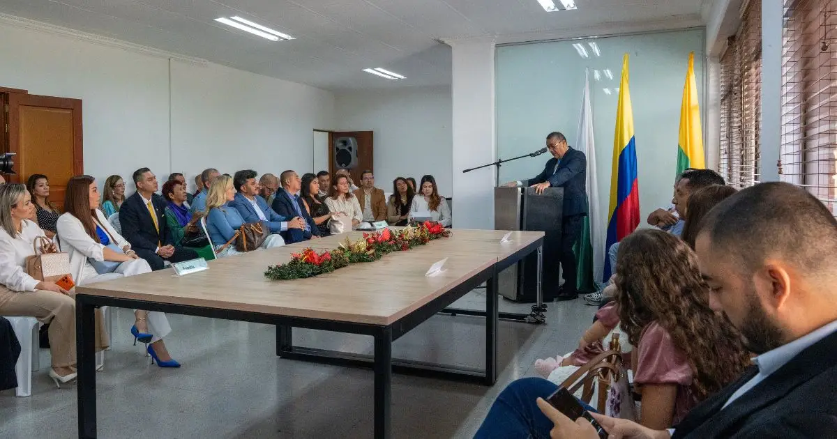 Asistentes a la posesión del nuevo rector de la Institución