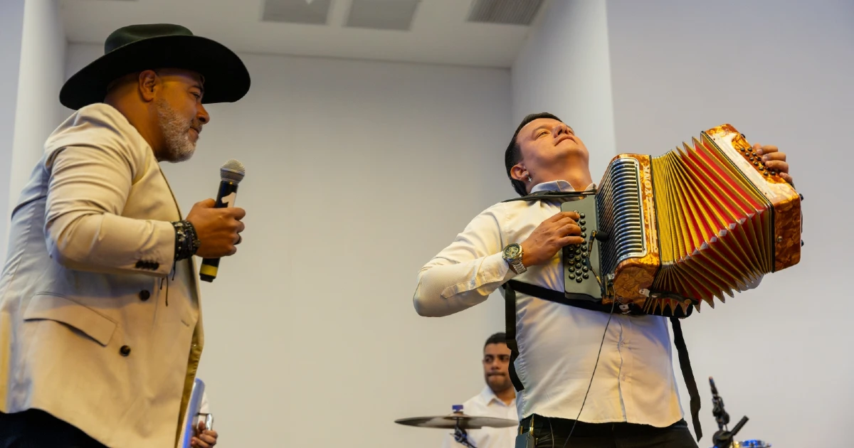 Artistas en la Noche de la Excelencia 2025