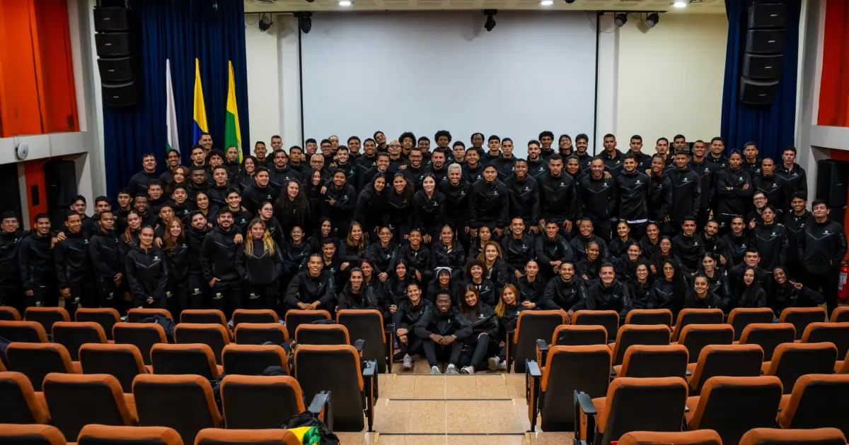 Equipo completo de participantes en los Juegos Nacionales ASCUN 2025