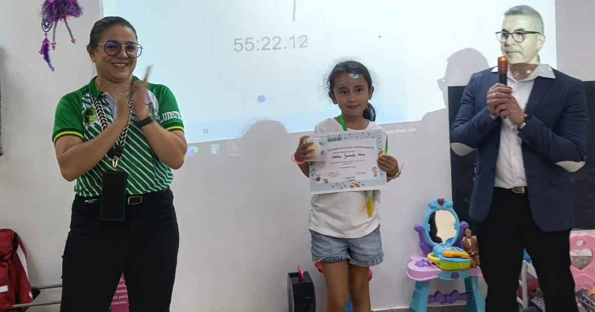 Ganadora concurso velocirompecabezas