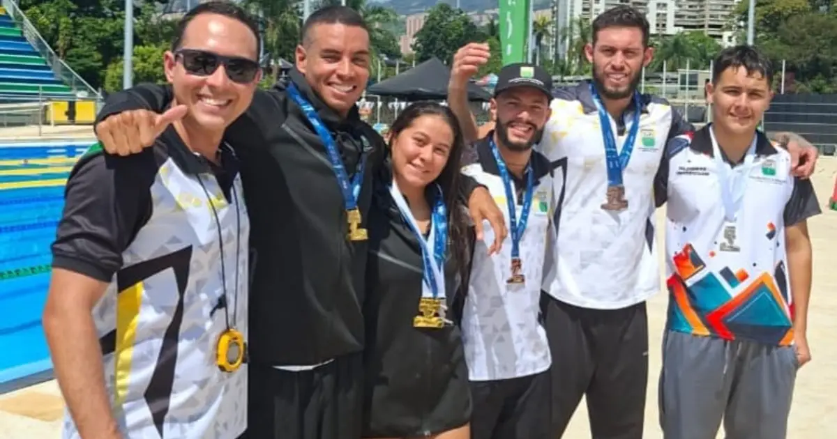 El Poli es el subcampeón general de Natación Carreras en Juegos Inder
