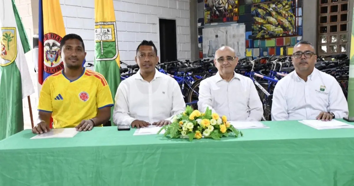 Equipo directivo haciendo alianzas estratégicas en Urabá