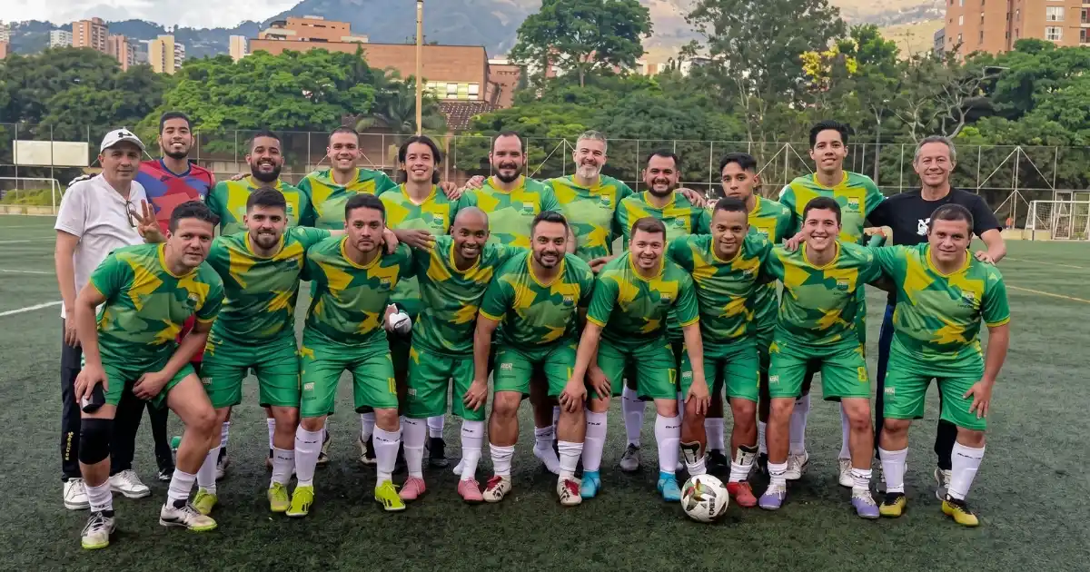Equipo de fútbol de empleados del Poli debuta con victoria en el torneo ASCUN 2026