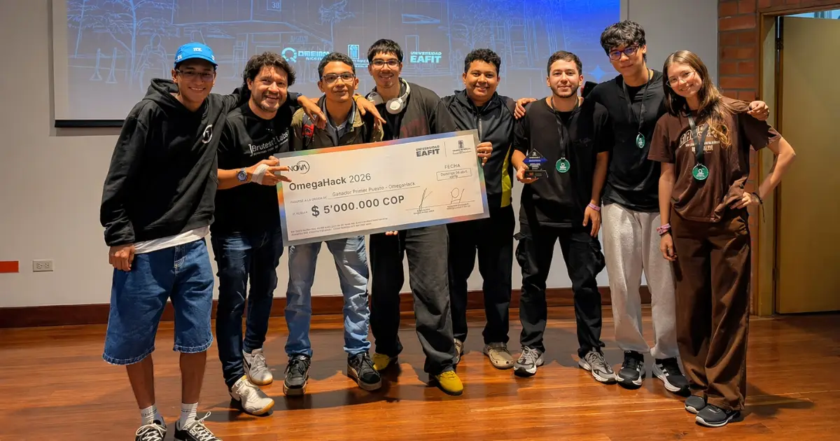 Innovación con propósito: estudiantes del Politécnico ganan OmegaHack 2026 con solución para la gestión de PQRSD en Medellín