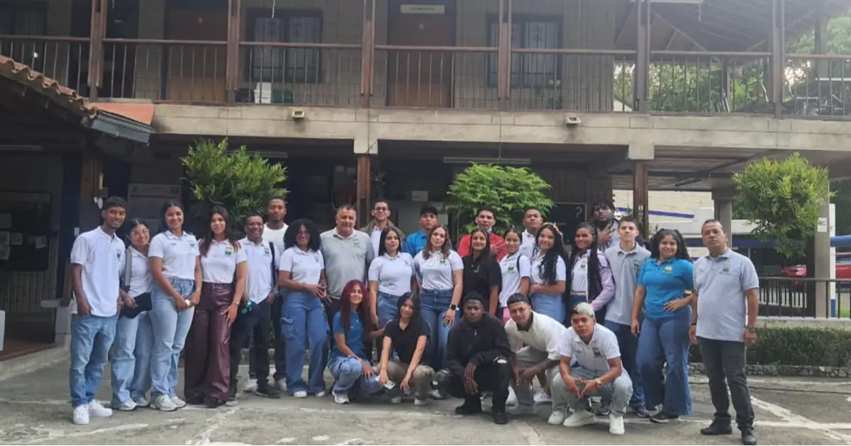 Estudiantes del Centro Regional Urabá visitan Medellín