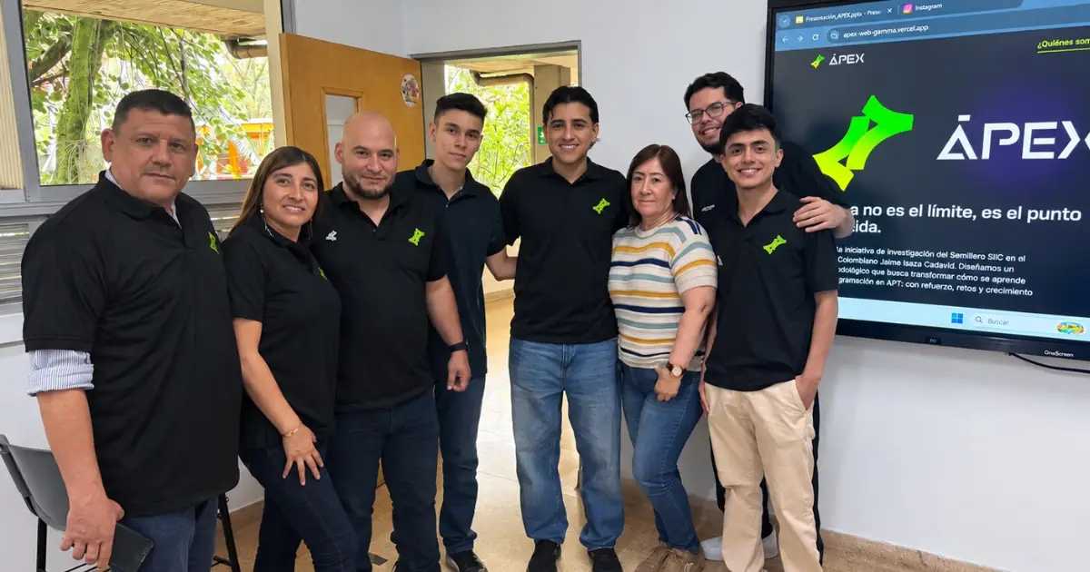 Explora ÁPEX y fortalece tus habilidades en programación y tecnología