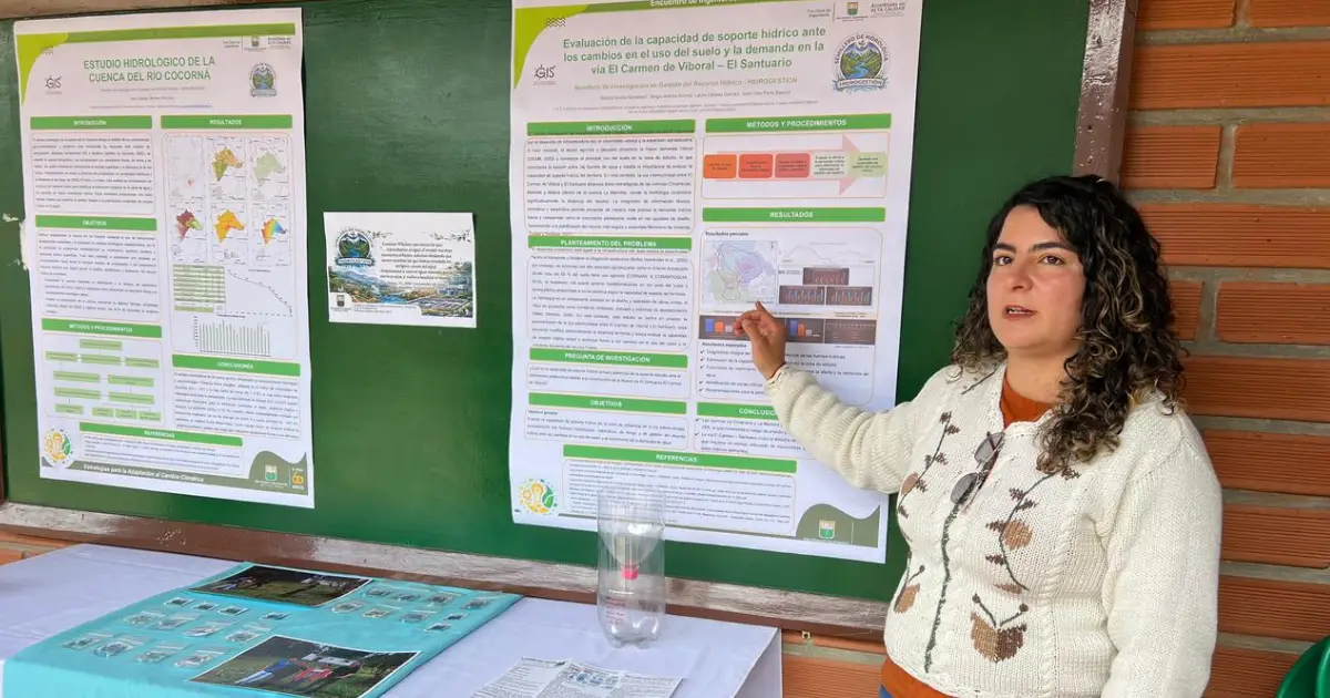 Expositora del diálogo sobre el agua y la expansión urbana