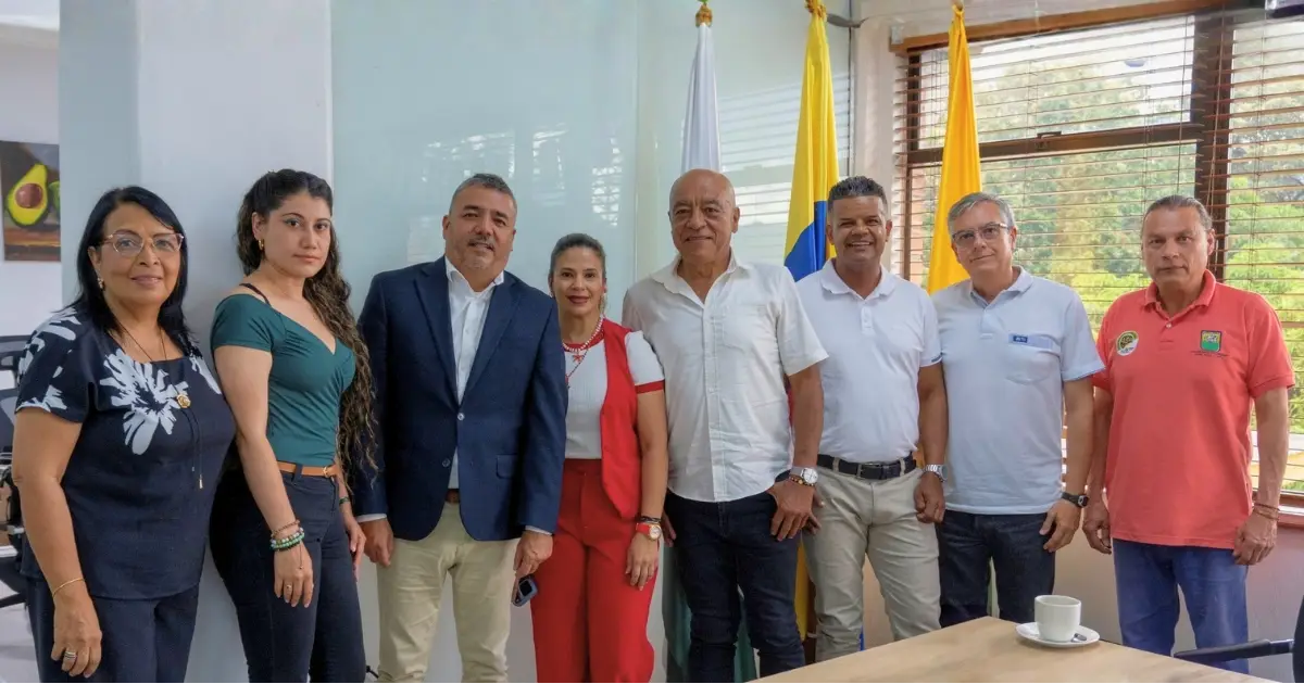 Equipo de trabajo alianza Poli-Yolombó