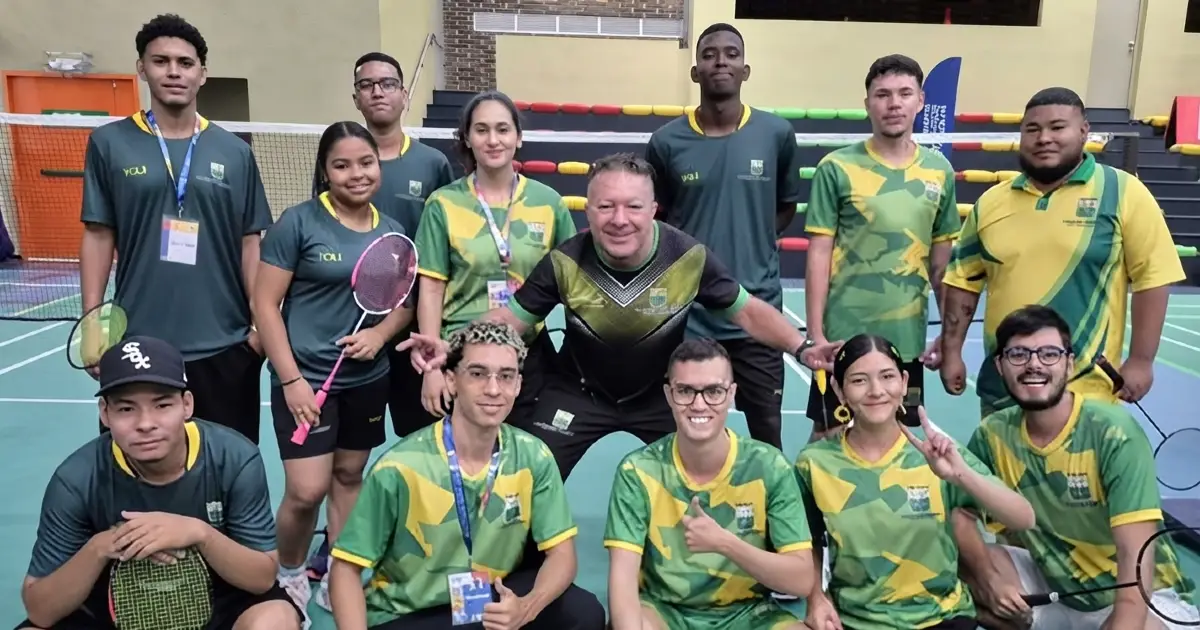 El Poli avanza en las competencias de bádminton de ASCUN