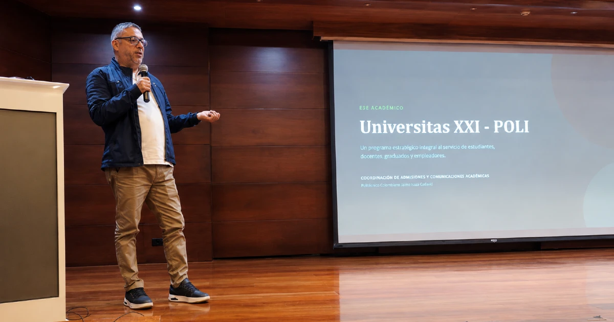 El rector Haver González Barrero expuso los avances tecnológicos del Poli en el III Foro Internacional Universitas XXI