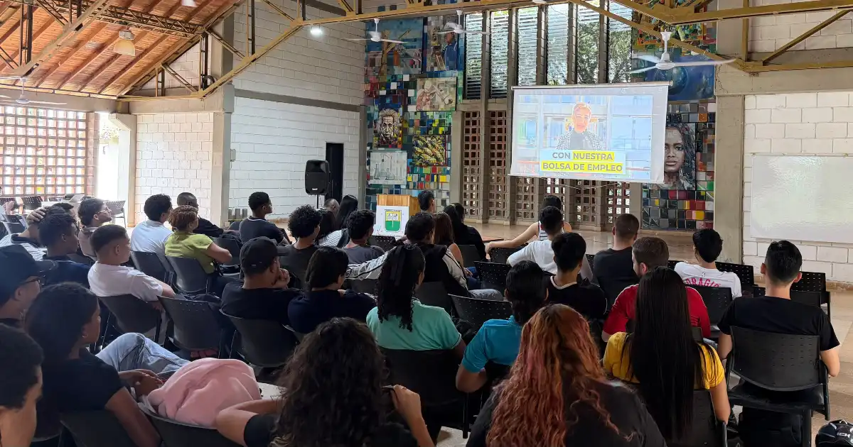 Ruta de empleabilidad acerca a estudiantes y graduados del Poli a nuevas oportunidades laborales en Urabá