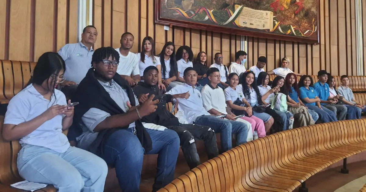Estudiantes del Centro Regional Urabá visitan Medellín